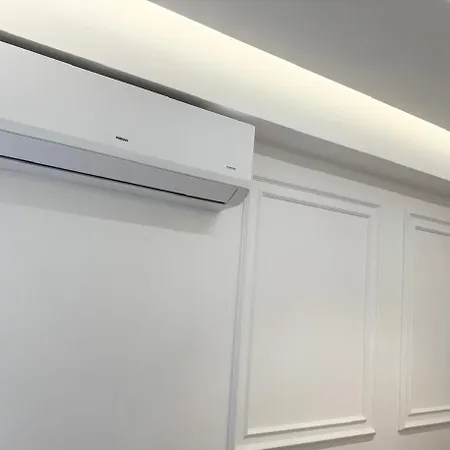 Mia 203 *